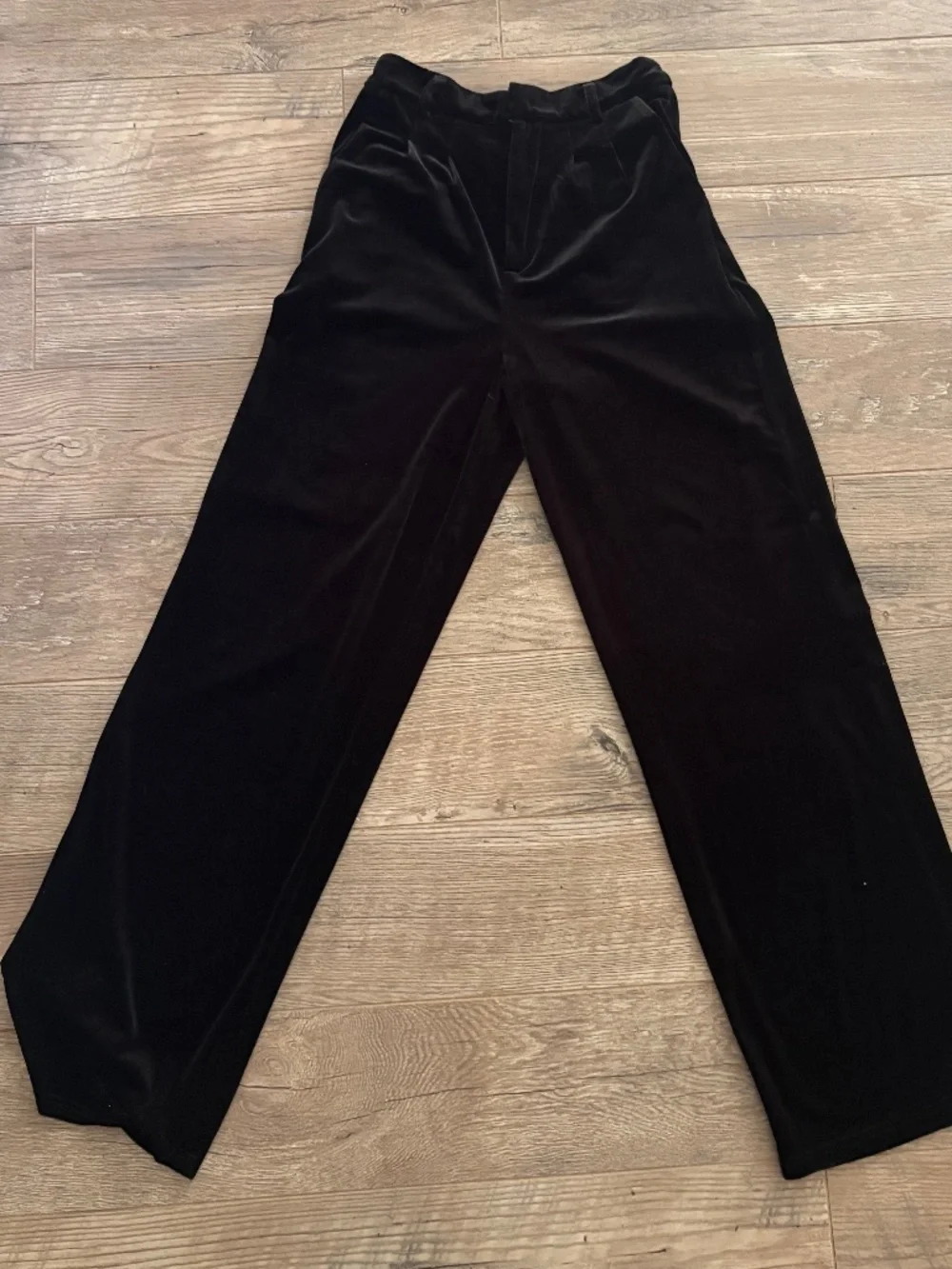 Lulus black velvet straight leg trousers